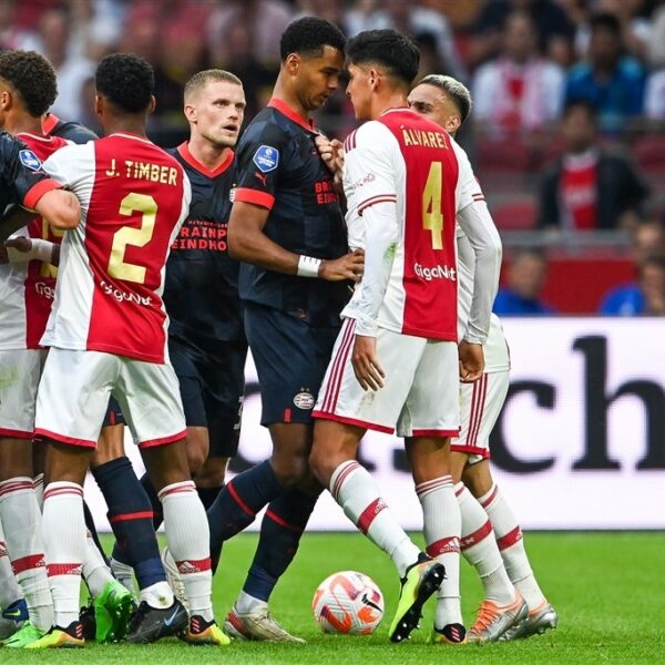 PSV-supporters niet welkom tegen Ajax vanwege antisemitische spreekkoren