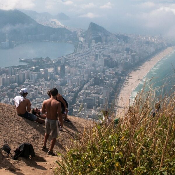André (29) over zijn biologische familie: "Het voelt alsof ze me gebruiken"