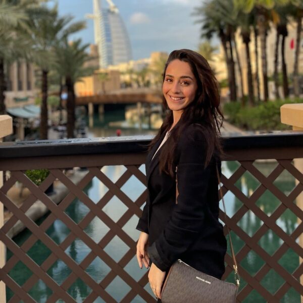 Ayşegül zamelt geld in voor dieren in Turkije: "Iemand moet een stem voor ze zijn"