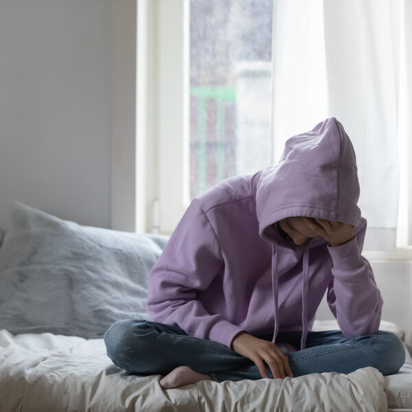 Bijna helft van de jongeren ervaart negatieve impact van coronacrisis