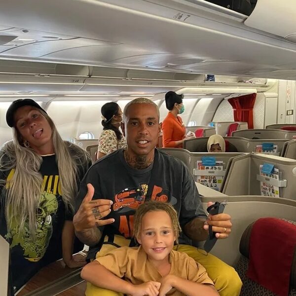 Bizzey over wonen in buitenland: "Ga niet als westerse lul rondrijden op een veel te dure scooter"