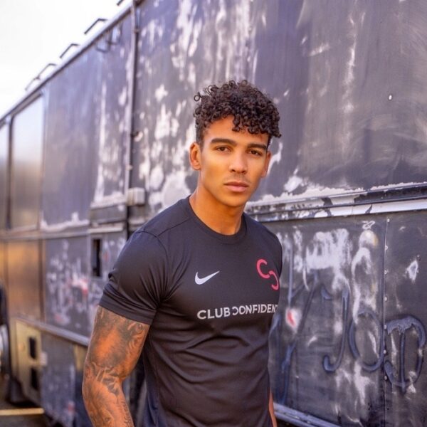 Joey (26): "Ik help mensen meer zelfvertrouwen te krijgen door middel van sport"