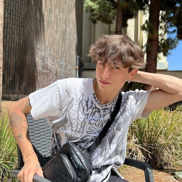 Populaire TikTokker (19) overlijdt enkele uren na post over jong doodgaan