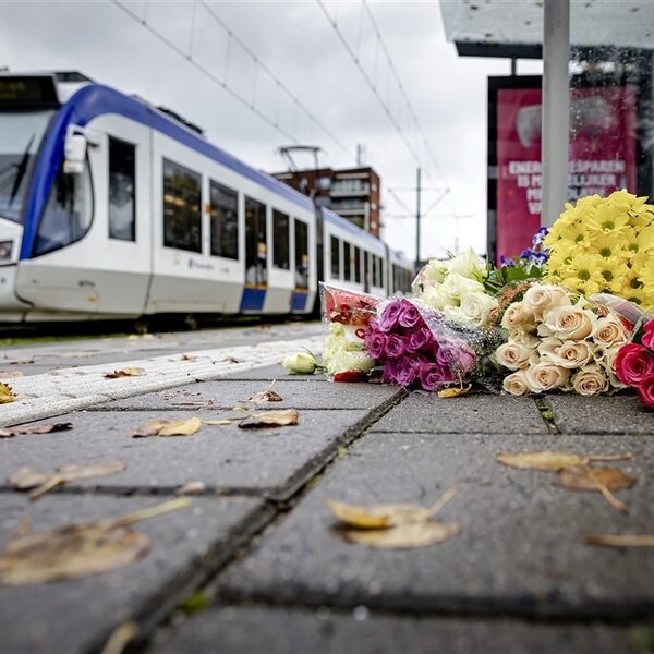 Jongen (15) verdacht van duwen man voor tram in Den Haag