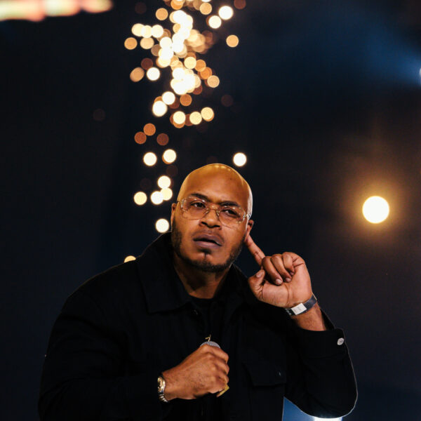 Adje wint allereerste Legend Award tijdens FunX Music Awards 2024