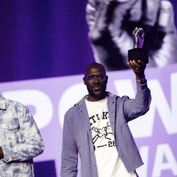 KOZP wint Power Award tijdens FunX Awards voor strijd tegen racisme