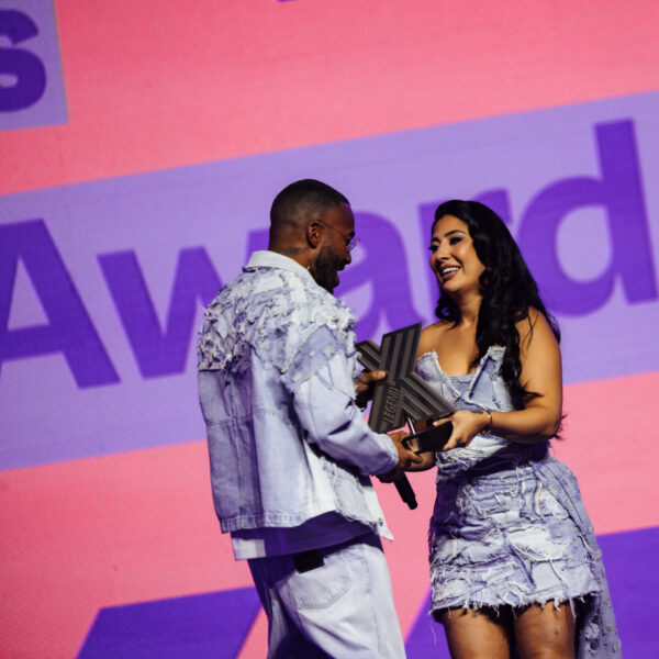 Jayh Jawson sleept Legend Award in de wacht: "Ik weet niet wat ik moet zeggen"