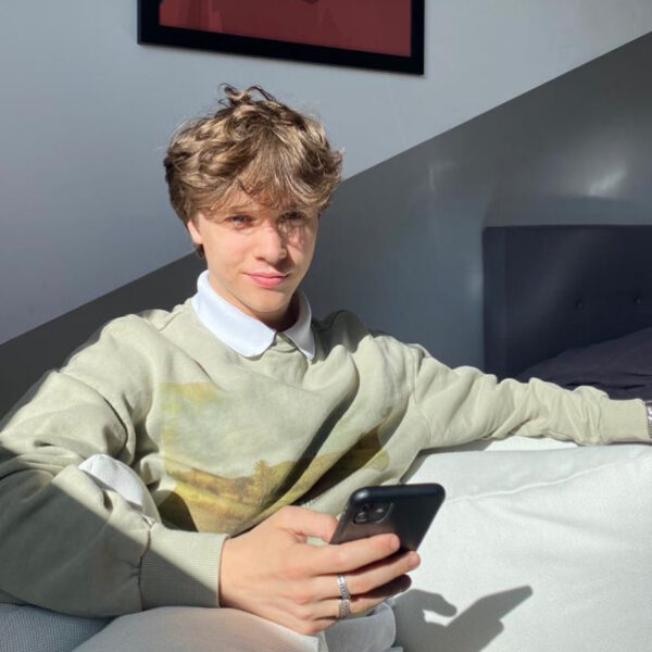 TikTokker Luca (21) over zijn Amsterdamse identiteit: "We zijn echt trotse stadsmensen"