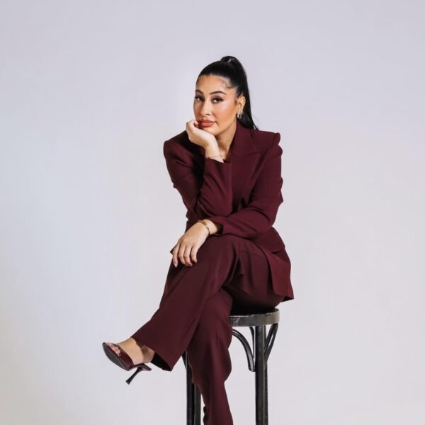 Mahi Khalesi over haar gevluchte familie in Iran: "Ze weten niet wat hun te wachten staat"