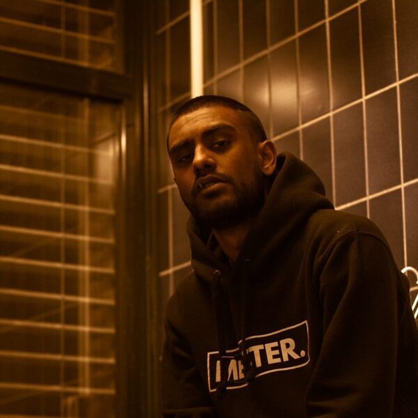 Dinesh (27): "Vroeger schold ik mensen uit om hun geaardheid, dat is zo kinderachtig"