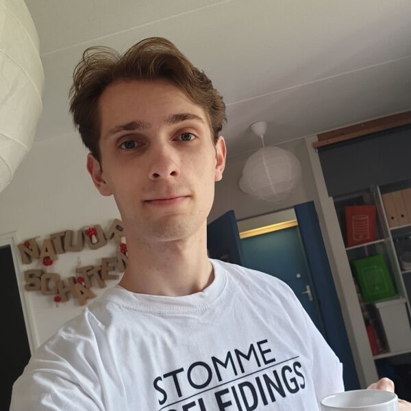 Youri (25) heeft OCD: "Ik maak foto’s van mijn vuilniszak voordat ik die weggooi"