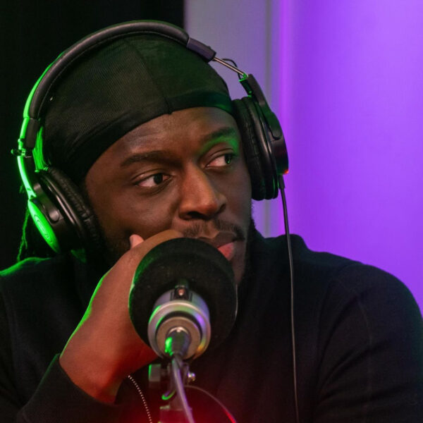 Eves Laurent tekent bij Top Notch: "Piratendeals"