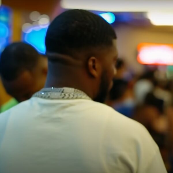 OM: JoeyAK en leden van Zone6 gijzelden en mishandelden rapper Kobus L.