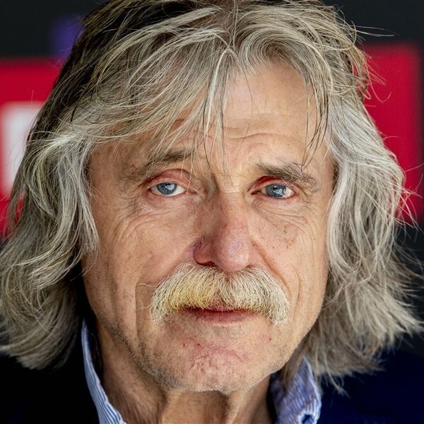 Johan Derksen past misbruikverhaal aan: "Vrouw niet met kaars gepenetreerd"