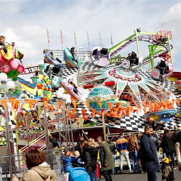 Verschrikkelijk incident: haren van meisje (12) door kermisattractie uit hoofd getrokken