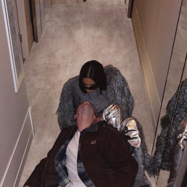 Kim Kardashian en Pete Davidson maken relatie Instagram-official