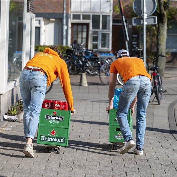 Amsterdam komt met 1-blikje-regel op Koningsdag: maximaal één blikje alcohol per persoon