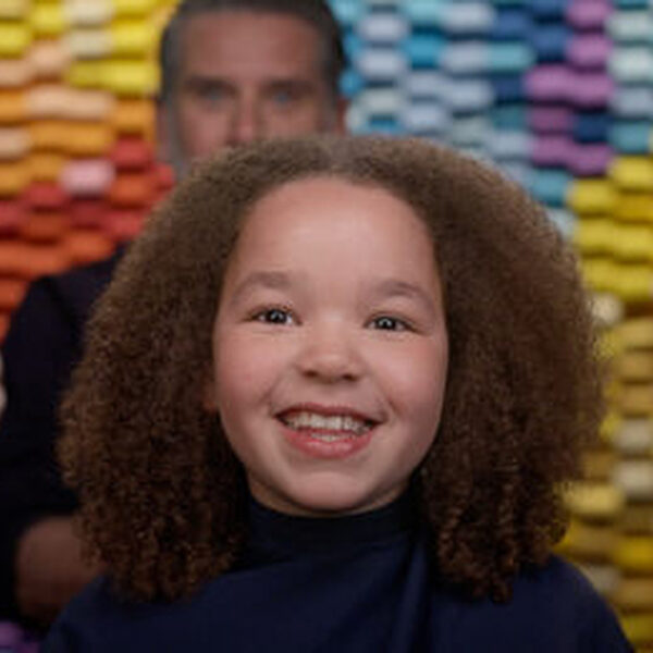 Lily (9) wordt gepest om 'pluizig haar': "Mijn droom is om iemand te zijn die zij ook leuk vinden"