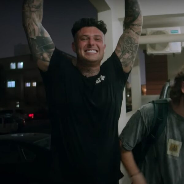 Man vliegt 6400 kilometer en geeft 2700 euro uit om AirPods-dief op te sporen