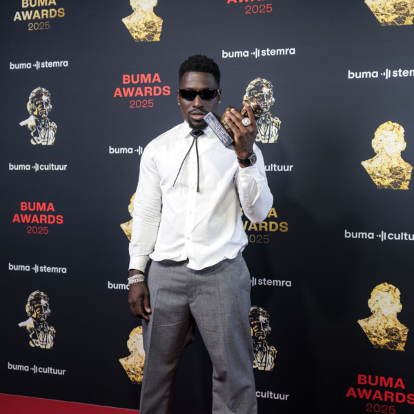 Frenna kondigt grote challenge aan: "5000 euro voor degene met beste ZAAZAA-remix"