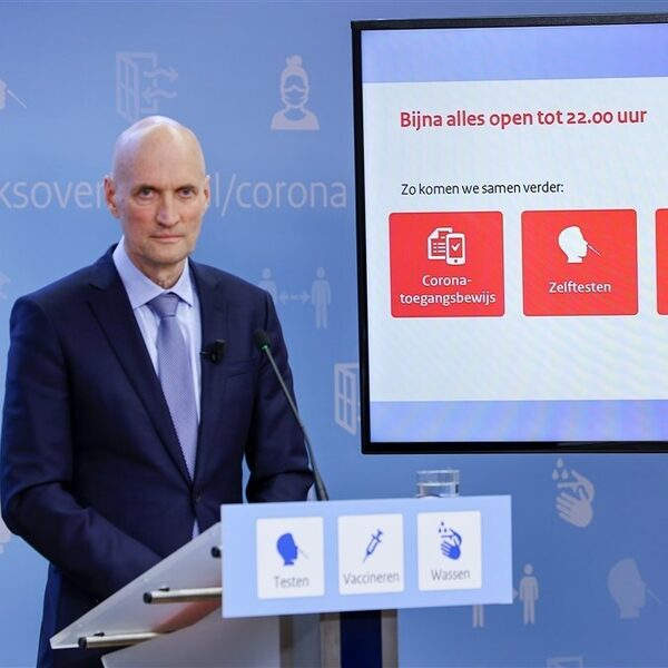 Persconferentie: Horeca en cultuursector tot 22:00 uur open