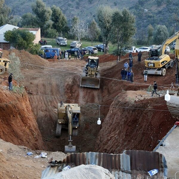 Reddingsactie Rayan (5) houdt heel Marokko in spanning