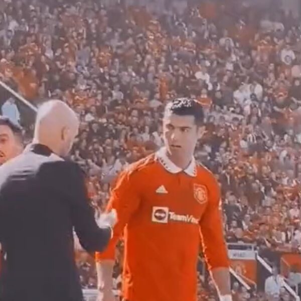 Trainer Erik ten Hag reageert op gedrag Cristiano Ronaldo: "Het is onacceptabel"