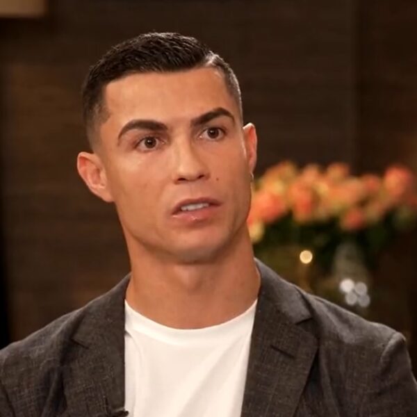 Ronaldo schokt voetbalwereld met interview: "Ik heb geen respect voor Erik ten Hag"