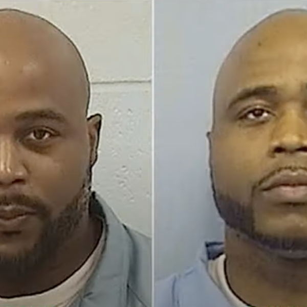 Man na bijna 20 jaar vrijgelaten door bekentenis tweelingbroer