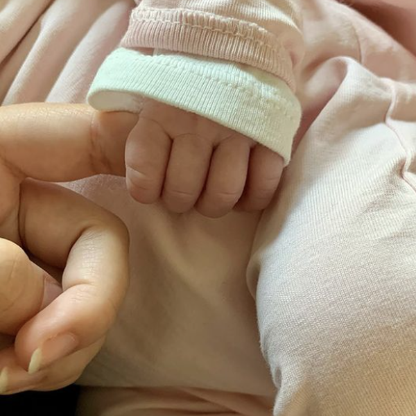 Kirsten (19) hoopt tienermoeder van het jaar te worden: "Wekelijks vooroordelen"