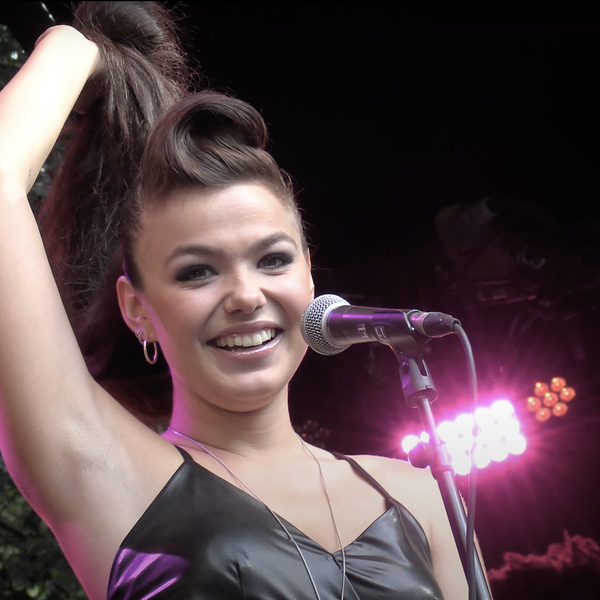 Abbey Hoes uitgeroepen tot mooiste vrouw van Nederland