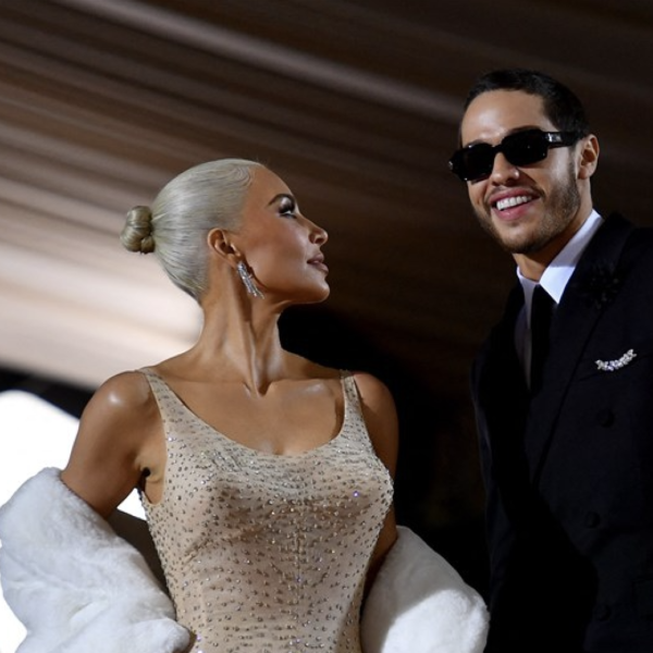 Pete Davidson in traumatherapie door Instagram-posts van Ye