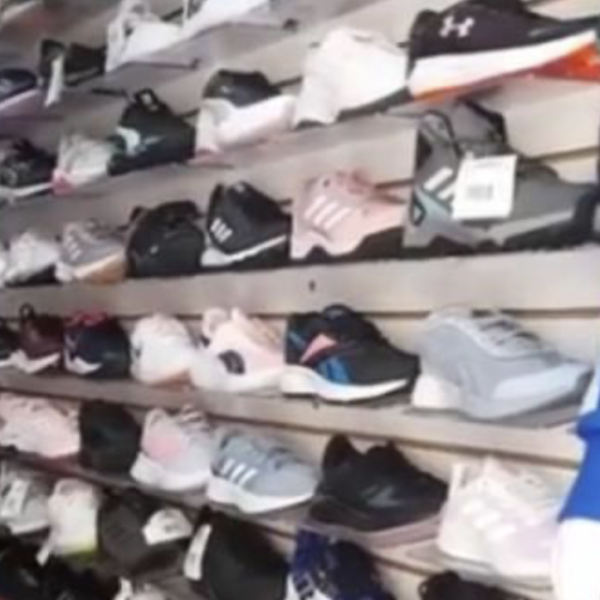 Dieven stelen voor 11.000 aan schoenen, maar nemen enkel rechterexemplaren mee