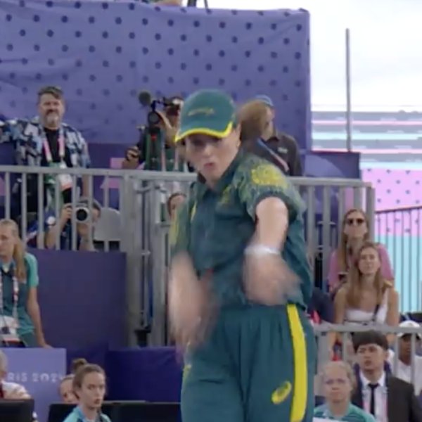 Australische breakdancer niet blij met haat tijdens Olympische Spelen: “Heb alles gegeven”