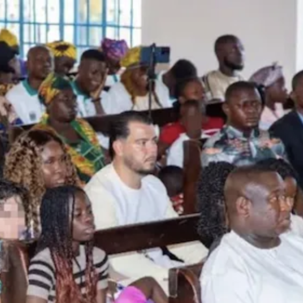 Foto's en video's opgedoken van Bolle Jos: "Hij zit in Sierra Leone"