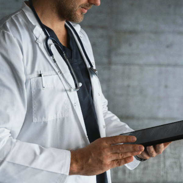 Toekomstige gynaecoloog verkracht vrouw maar krijgt geen straf: "Een getalenteerde jongeman"