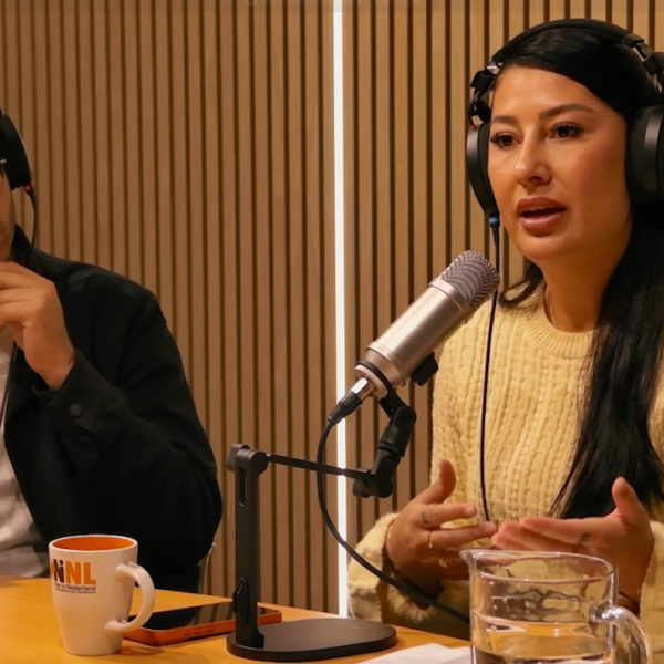 Mahi Khalesi maakt podcast over de protesten in Iran: "Dit is geen islam"