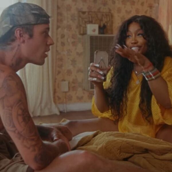 Fans reageren op Justin Bieber in nieuwe SZA videoclip "Hailey trilt op haar benen!"
