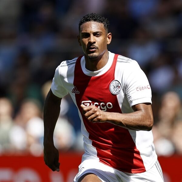 Tumor ontdekt bij voormalig Ajax-aanvaller Sébastien Haller