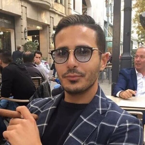 Manager van 'The Tinder Swindler': "Hij heeft bewijsmateriaal om onschuld te bewijzen"