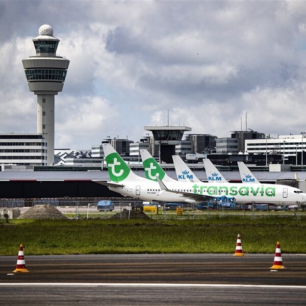 Lesvliegtuig Transavia neergestort: instructeur (63) en leerling (24) overleden