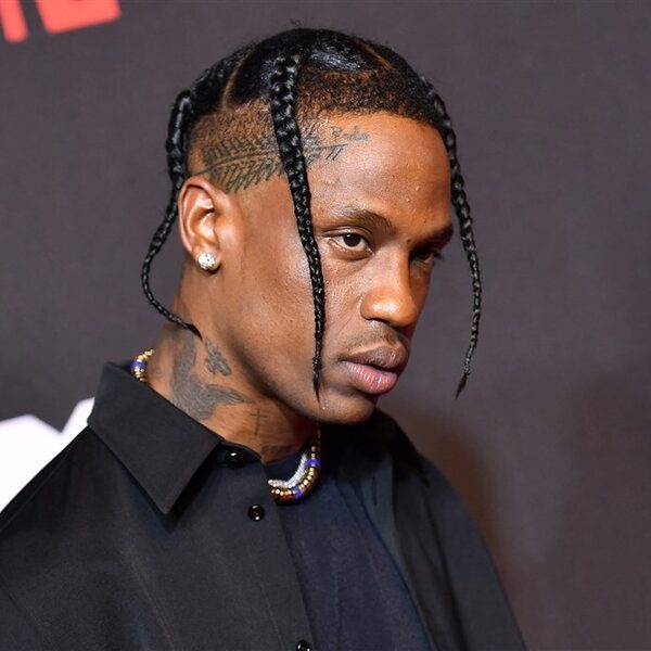 'Travis Scott waarschijnlijk niet financieel aansprakelijk voor Astroworld-drama'