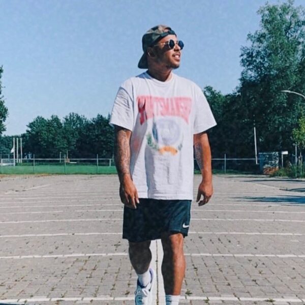 Max heeft last van slaapverlamming: "Soms heb ik het gevoel dat ik doodga"