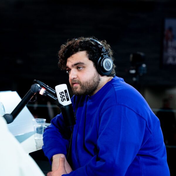 Journalist Arda Kaya over de gastvrijheid van slachtoffers in Turkije: "Het doet wat met je"