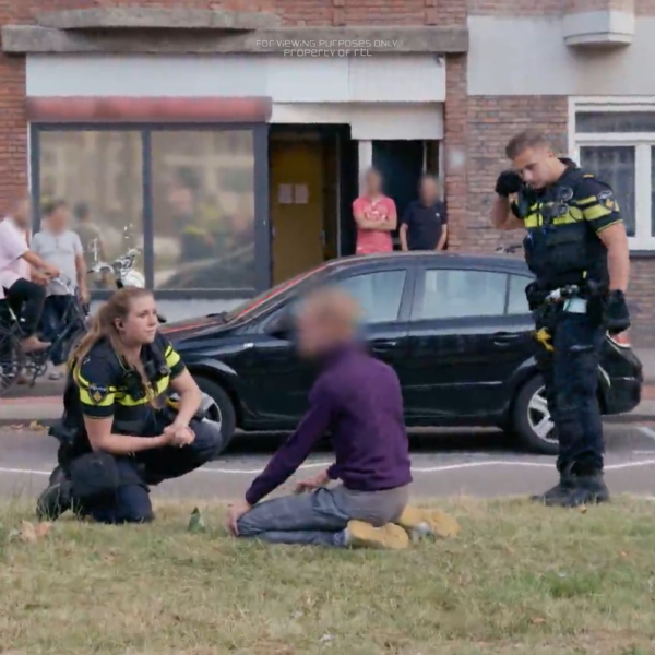 Man met liefdesverdriet krijgt psychose en verwondt zichzelf in Bureau Rotterdam: "Ik wil niet meer"