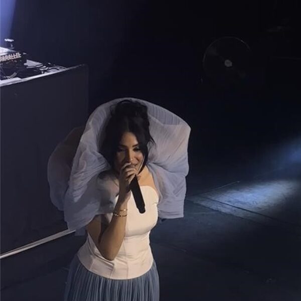 Met haar prachtige stem verovert Inez de harten van fans tijdens show in Amsterdam