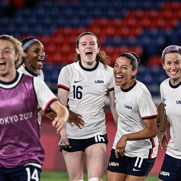 Amerikaanse voetbalbond gaat de mannen- en vrouwenploeg hetzelfde betalen