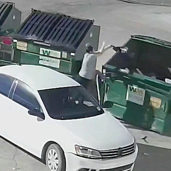 Tienermoeder dumpt levende baby, beschuldigd van poging tot moord