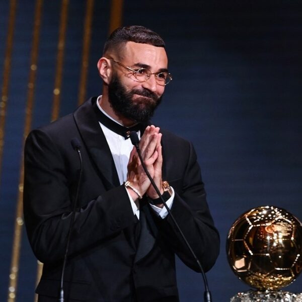 Karim Benzema wint voor het eerst de Gouden Bal: "Maakt me heel trots"