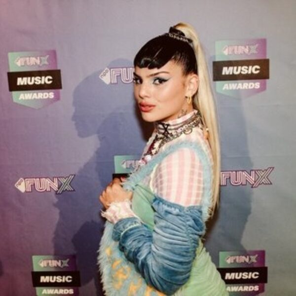 Famke Louise vond deze grap tijdens 'The Roast' te ver gaan